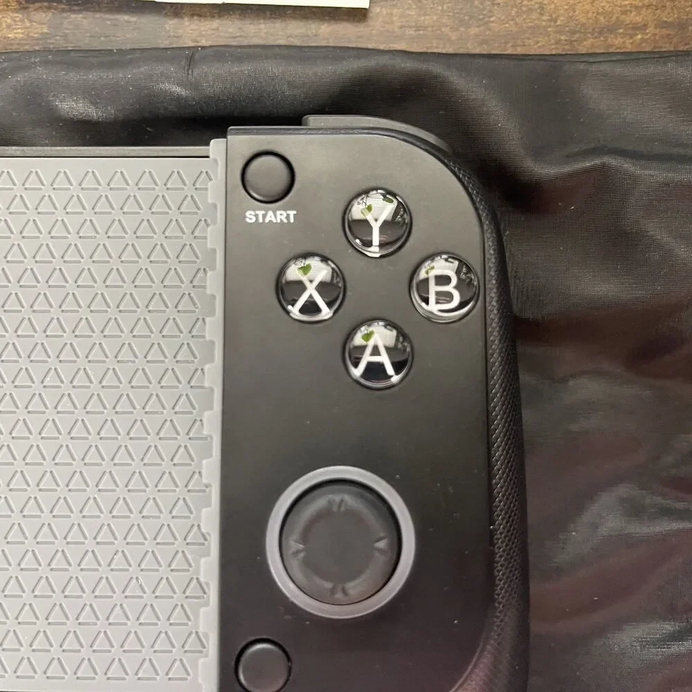 MC100 - Mobile Game Stretch Controller for iPhone/Android Wireless